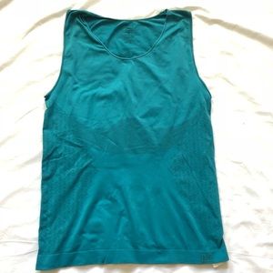 Rei workout top Sz m